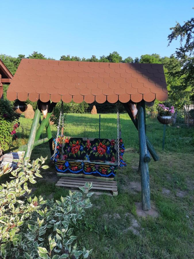 Casa Bunicilor Villa Ciprian Porumbescu Exteriör bild
