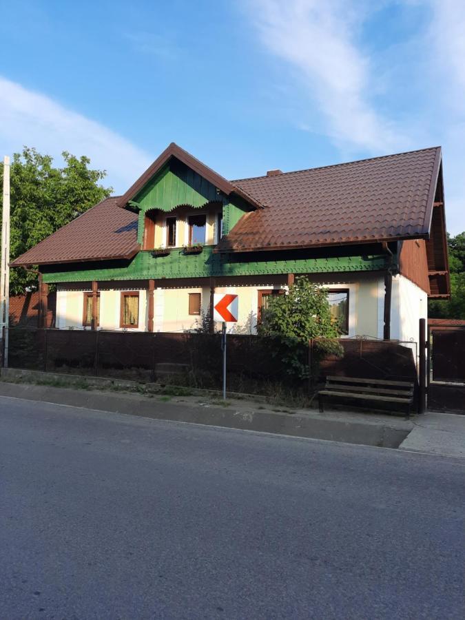 Casa Bunicilor Villa Ciprian Porumbescu Exteriör bild