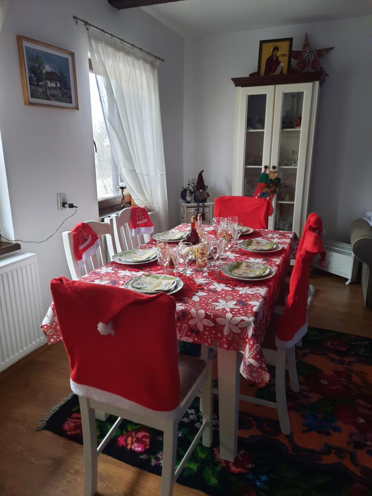 Casa Bunicilor Villa Ciprian Porumbescu Exteriör bild